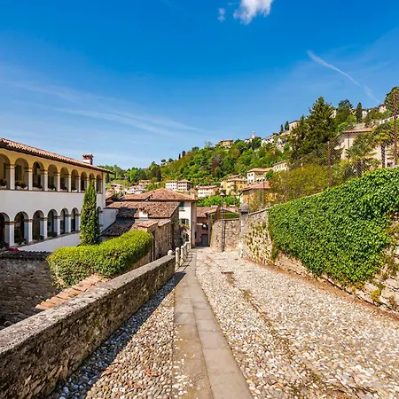 La Perla Di San Vigilio - Citta Alta Apartment *